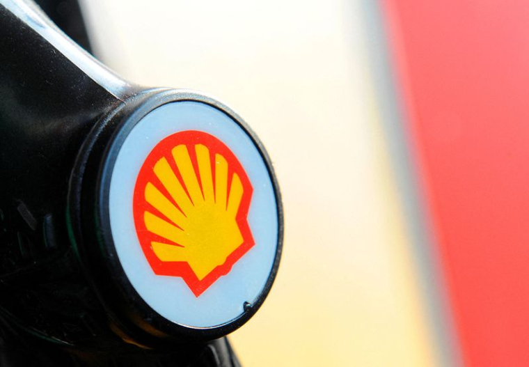 UNE ONG MET EN GARDE LES DIRIGEANTS DE SHELL SUR LES ÉMISSIONS DE GAZ À EFFET DE SERRE