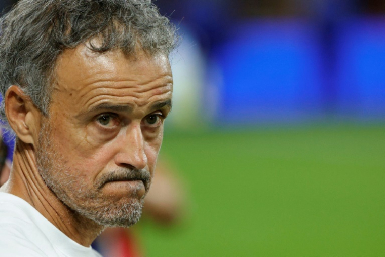 L'entraîneur du PSG Luis Enrique lors de la défaite contre Lens pour le Trophée des champions le 16 août 2026 à Lens dans le nord de la France.  ( AFP / GEOFFROY VAN DER HASSELT )