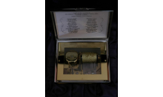 GRANDE-BRETAGNE: LE GOUVERNEMENT OFFRE UNE BOÎTE À MUSIQUE À ELIZABETH II POUR CÉLÉBRER SON JUBILÉ