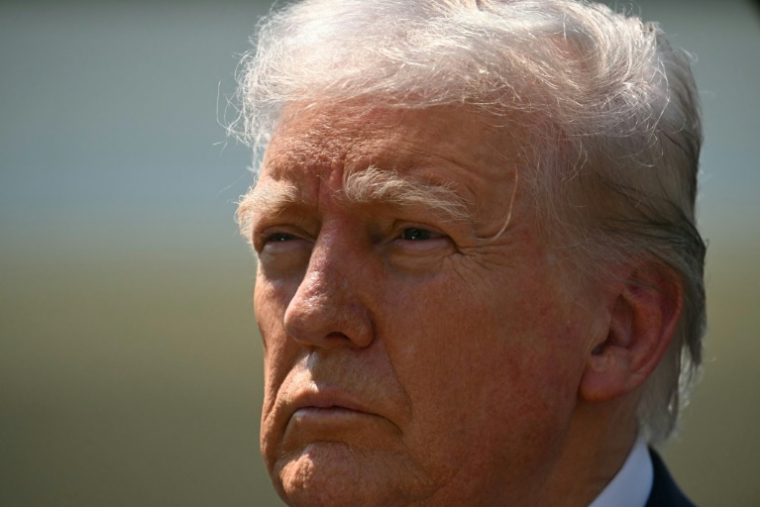Le président américain Donald Trump à la Maison Blanche, à Washington, le 1er mai 2025 ( AFP / Jim WATSON )
