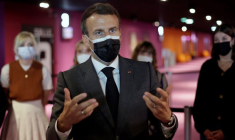 MACRON SE PRÊTE AU JEU DES "YOUTUBEURS" MCFLY ET CARLITO