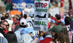 Des manifestants participent au rassemblement "United 4 Gaza !" le 21 juin 2025 à Berlin ( AFP / RALF HIRSCHBERGER )