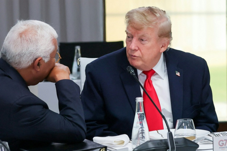 Le président américain Donald Trump avec à sa gauche le président du Conseil européen Antonio Costa lors du G7 à Evian en Haute-Savoie le 16 juin 2026 ( POOL / Christian Hartmann )