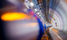 L'actuel grand collisionneur de hadrons (LHC) est construit sur une longueur totale de 27 kilomètres (illustration) ( AFP / VALENTIN FLAURAUD )