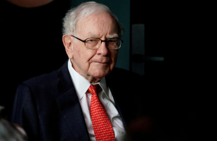 BERKSHIRE HATHAWAY A FINALEMENT INVESTI DANS AMAZON, DIT BUFFETT
