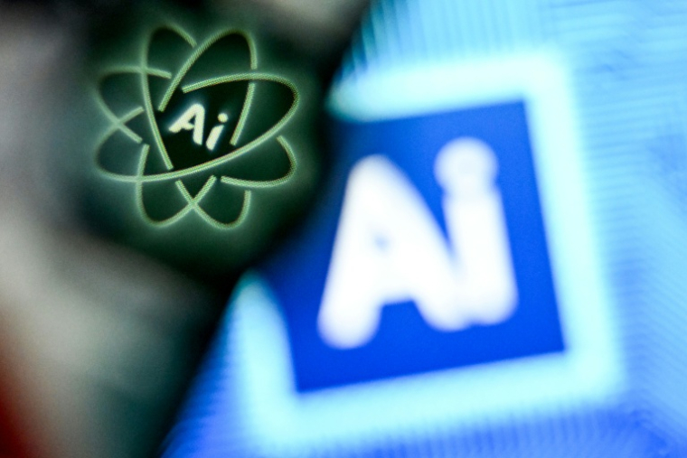 Des robots conversationnels spécialisés dans la santé partent à l'assaut du public français, non sans prudence dans un domaine où l'erreur peut avoir des conséquences gravissimes ( AFP / Kirill KUDRYAVTSEV )