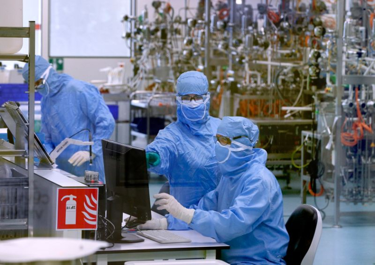 CORONAVIRUS : SANOFI LANCE LA DERNIÈRE PHASE D'ESSAIS POUR SON VACCIN