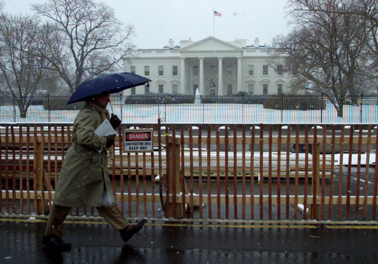 La neige recouvre la Maison Blanche