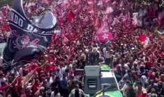 Brésil: Lula tient un meeting de campagne avant le second tour de la présidentielle