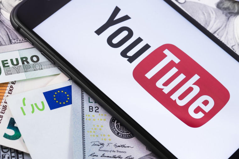 Chaque mois, 39 millions de Français de 18 ans et plus regardent YouTube crédit photo : Shutterstock