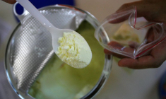 Un échantillon de lait en poudre