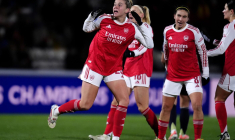 Un doublé de la tête donne à Arsenal la victoire contre le Real Madrid