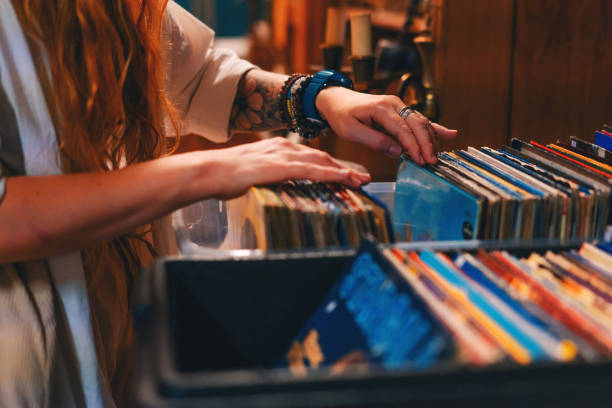 Le vinyle fait son grand retour et devient un objet de collection prisé, porté par une forte demande et des ventes en hausse constante depuis dix ans. ( crédit photo : Getty Images )