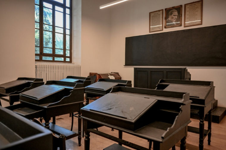 Une classe du séminaire de Halki, ouvert au milieu du XIXe siècle et qui fut la principale école de théologie de l'Église orthodoxe orientale jusqu'à sa fermeture en 1971, le 2 juillet 2026 à Heybeliada, au large d'Istanbul ( AFP / Ozan KOSE )