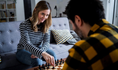 Les femmes sont historiquement écartées des marchés boursiers. ( crédit photo : GettyImages )