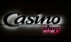 S&P DÉGRADE CASINO