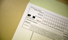 Le plus jeune candidat au baccalauréat général et technologique 2025 a huit ans, un nouveau record dans l'histoire de cet examen ( AFP / JULIEN DE ROSA )