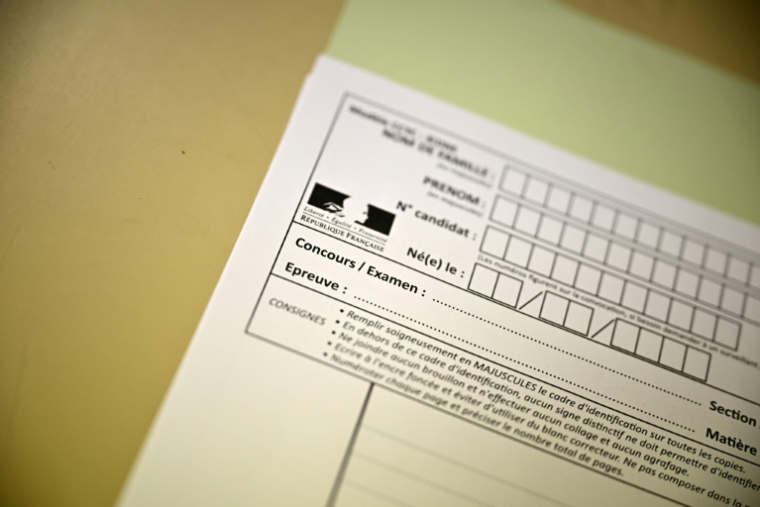 Le plus jeune candidat au baccalauréat général et technologique 2025 a huit ans, un nouveau record dans l'histoire de cet examen ( AFP / JULIEN DE ROSA )