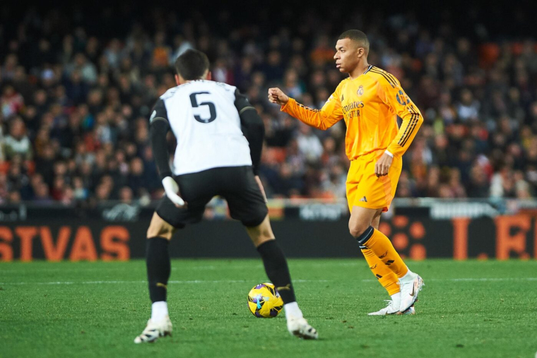 Mené à la 85e, le Real Madrid s'en sort à Valence