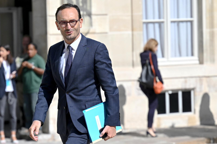 Le ministre des comptes publics Thomas Cazenave arrive au premier Conseil des ministres du nouveau gouvernement le 21 juillet 2023 ( AFP / Bertrand GUAY )