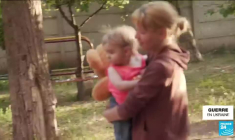 Guerre en Ukraine : des habitants de Lyssytchansk sont évacués