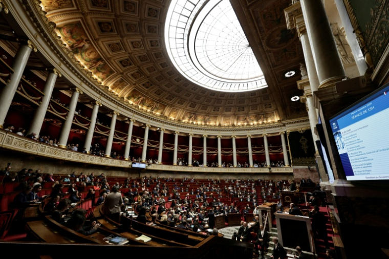 Des députés assistent à une session de questions au gouvernement à l'Assemblée nationale, à Paris, le 4 novembre 2025 ( AFP / STEPHANE DE SAKUTIN )