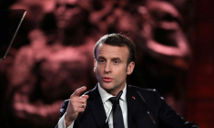 MACRON FUSTIGE LES DISCOURS "SÉDITIEUX", MÉLENCHON LUI RÉPOND