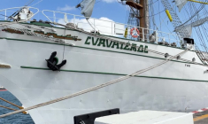 Retour au Mexique du navire qui avait heurté le pont de Brooklyn, à New York