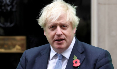 SANS EXCLURE DES REPRÉSAILLES, JOHNSON TENTE DE CALMER LE JEU AVEC LA FRANCE