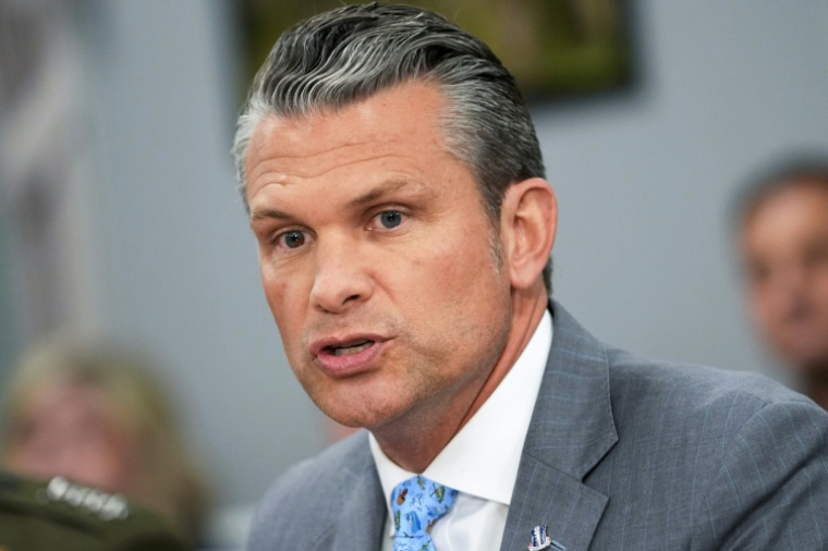 Le ministre américain de la Défense Pete Hegseth au Pentagone, le 15 octobre 2026 à Washington ( POOL / Nathan Howard )