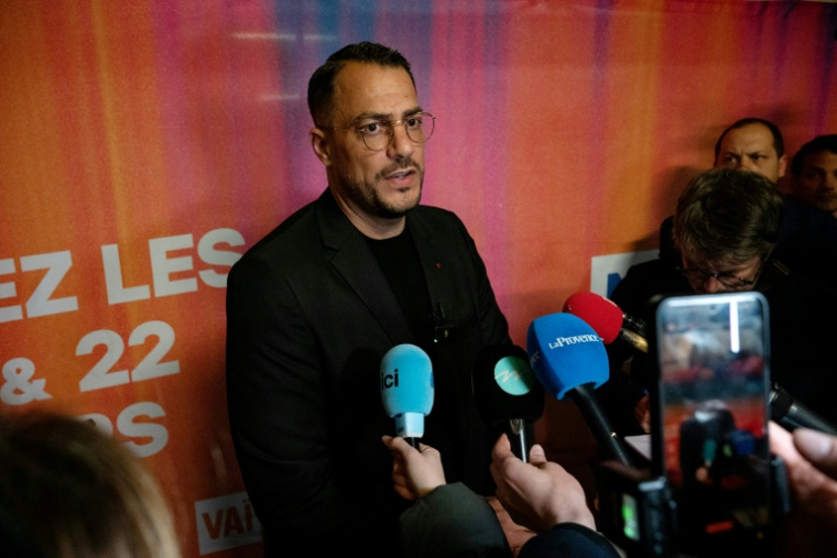 Sébastien Delogu, candidat LFI à Marseille, le 15 mars 2026 à Marseille ( AFP / Elodie CLEMENT )