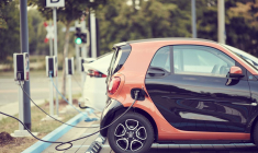 Un décret du 27 avril multiplie par deux la durée après laquelle un acheteur de véhicule électrique ayant bénéficié du bonus écologique peut revendre sa voiture. Photo d'illustration.  (andreas160578 / Pïxabay)