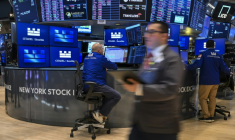 Des opérateurs à la Bourse de New York le 2 juin 2025 ( AFP / ANGELA WEISS )