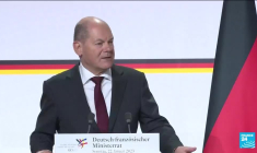 Livraison de chars Leopard à l'Ukraine : Berlin va examiner la demande polonaise