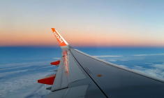 L'aile d'un avion EasyJet